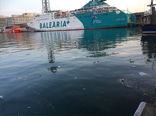 Plastic evident in the waters at Barcelona port